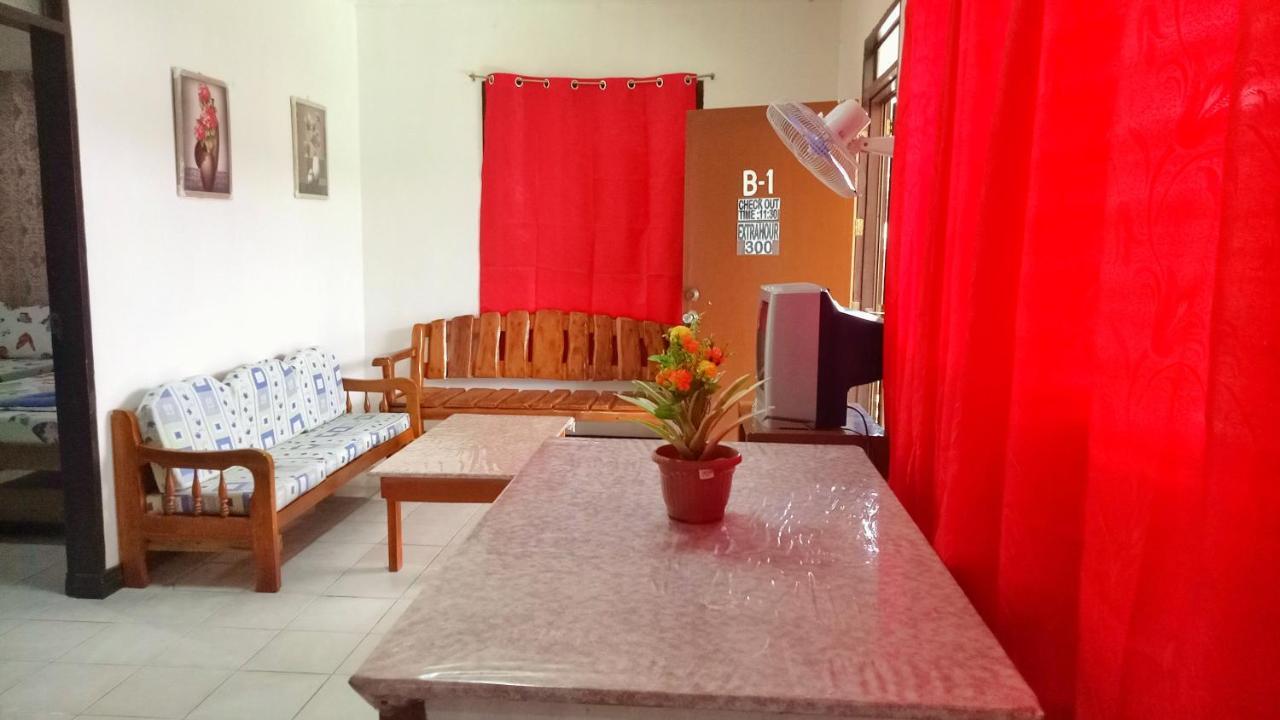 White Beach Guest House Puerto Galera Exterior photo