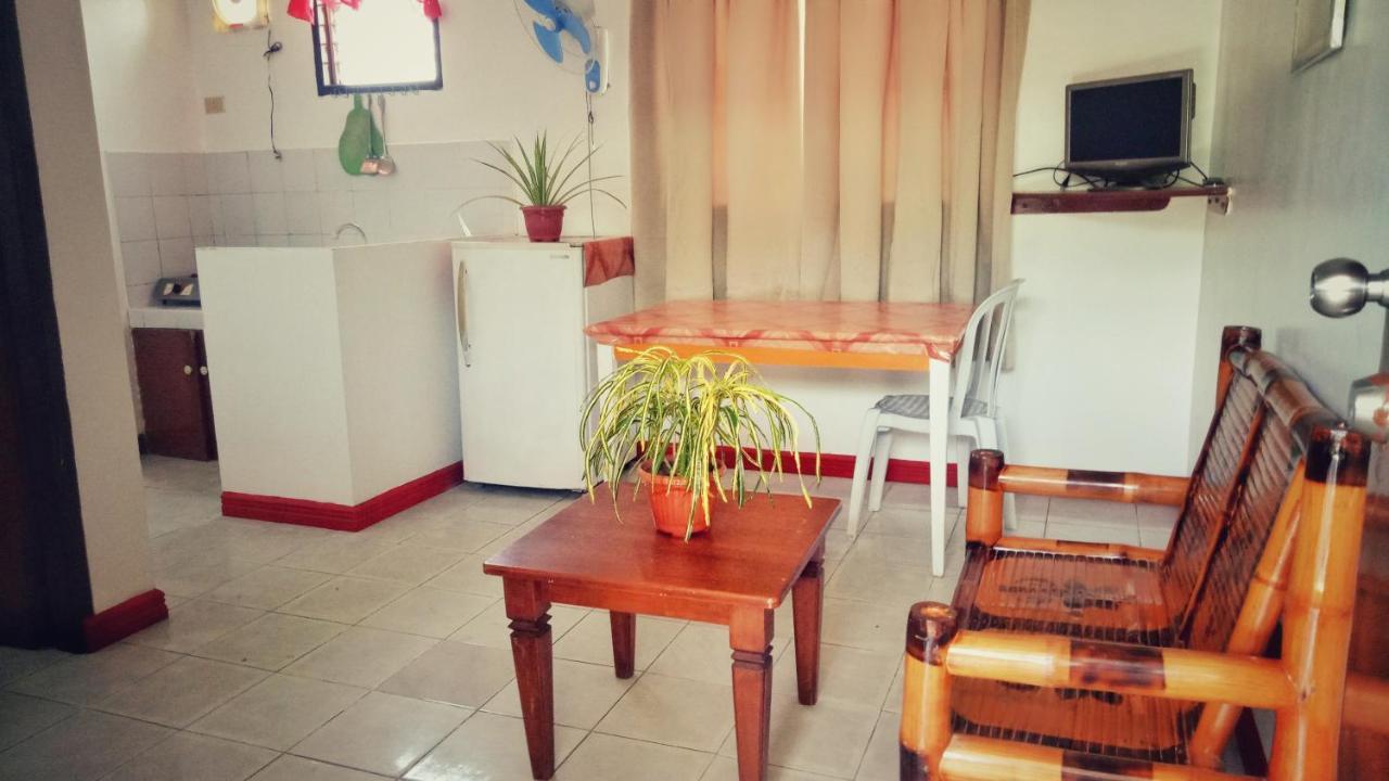White Beach Guest House Puerto Galera Exterior photo