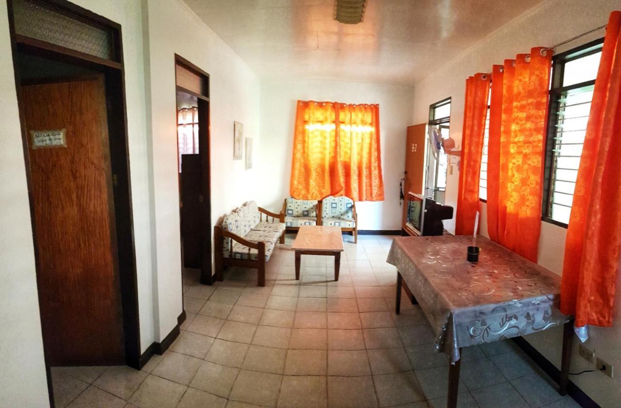 White Beach Guest House Puerto Galera Exterior photo